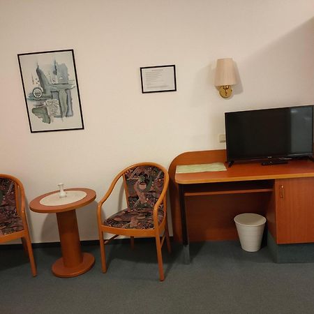 Hotel Zur Eisenbahn Rodgau Exteriér fotografie