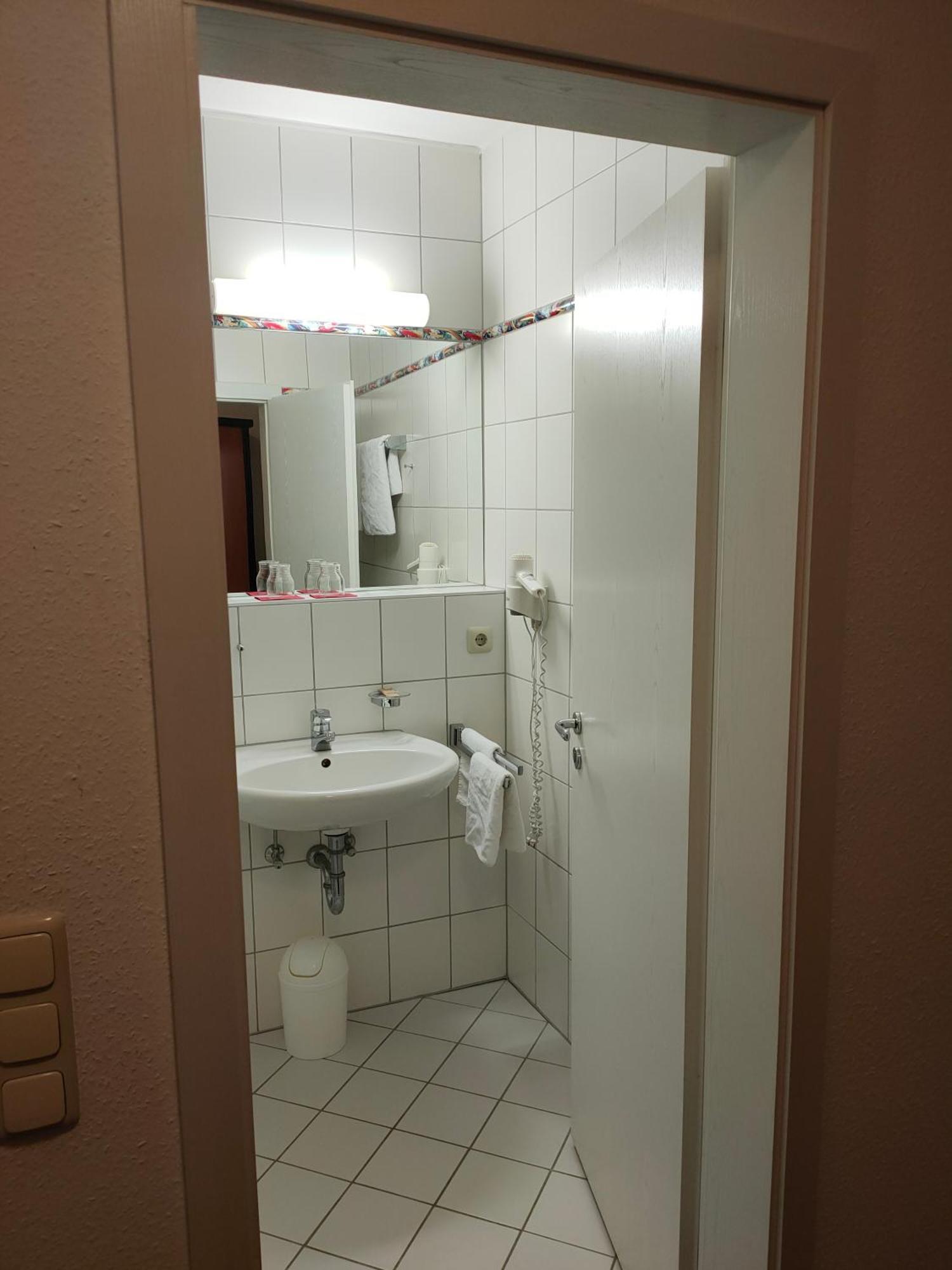 Hotel Zur Eisenbahn Rodgau Exteriér fotografie
